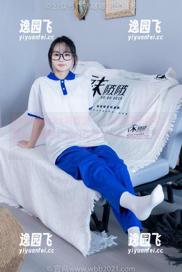 BoBoSocks袜啵啵 - 小安的袜子哲学：这私拍美图让我对两双鸳鸯色重新定义了“配”。
