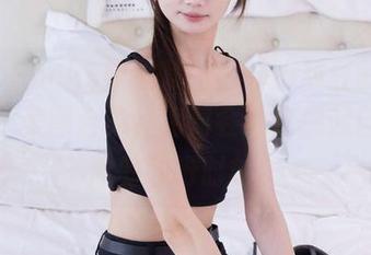 BoBoSocks袜啵啵 – 分享小甜豆的“短肉丝”美图合集，绝对会让你想起自己尴尬的装扮时刻！