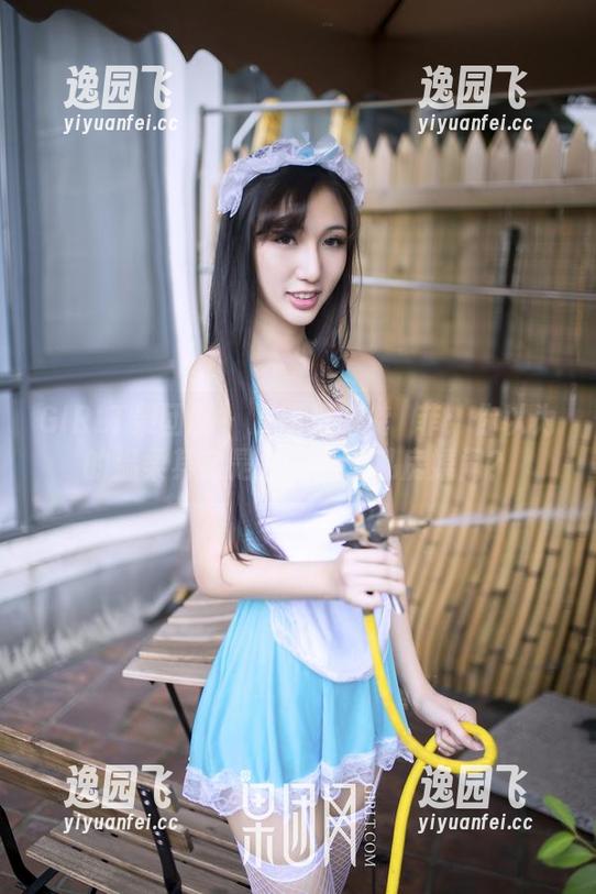 GIRLT果团网 - 原图里的龚玥菲：你以为的温柔其实是大雾天的私房嬉闹？