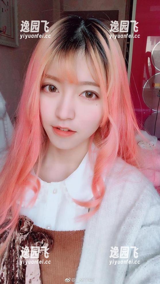 汉服——Kettoe的又一个cos普通日常，咦，要不要带上几片花瓣来增添点儿气氛？