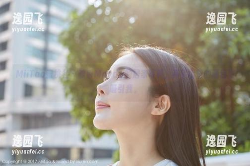 MiiTao蜜桃社 - 静香Mandy的居家写真，其实墙壁的颜色更吸引我。