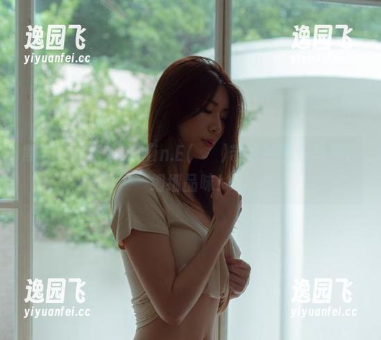 黑与白的相遇，Min.E(민이)带来的图包值得你细细品味！