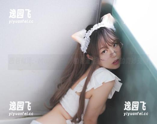 图包似海：Mozzi(모찌)的碧蓝航线与柴郡的微妙交融