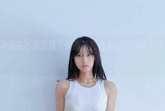 Myung Ah泳装已经上线!这高清图包里的模特能否让大海自愧不如?