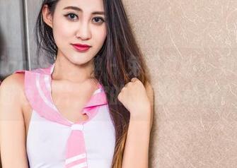 TouTiao头条女神 – 免费更新！刘瑾希的粉色照片，你的甜蜜补给站！