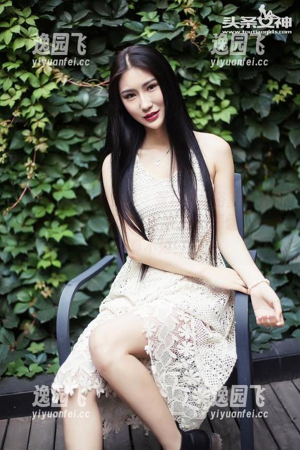 TouTiao头条女神 - 张梓柔与浴室的亲密接触，图库最新动态，洗澡vs搞怪，一秒你真不知！