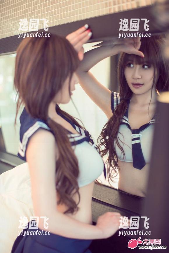UGirls尤果网 - 周心情的白色图包，保证你看完立刻想追问她如何做到！