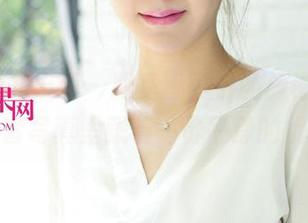 UGirls尤果网 – 四季皆可穿的旗袍，尹凌儿全套写真里藏着一份平静的优雅。