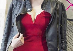 UGirls尤果网 – 曼苏拉娜的写真集——必看精选，套装的每一处细节都像在偷偷打探，真有趣。