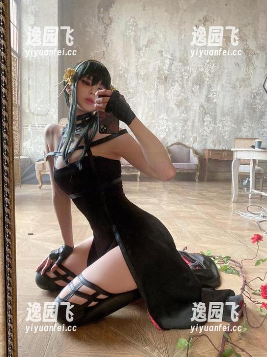 手掌心的温度和Vinnegal的黑色定制作品，总是让我无奈又心醉。