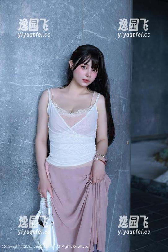 Xiuren秀人网 - 礼服穿搭不藏私，icy猪的写真网盘全收录