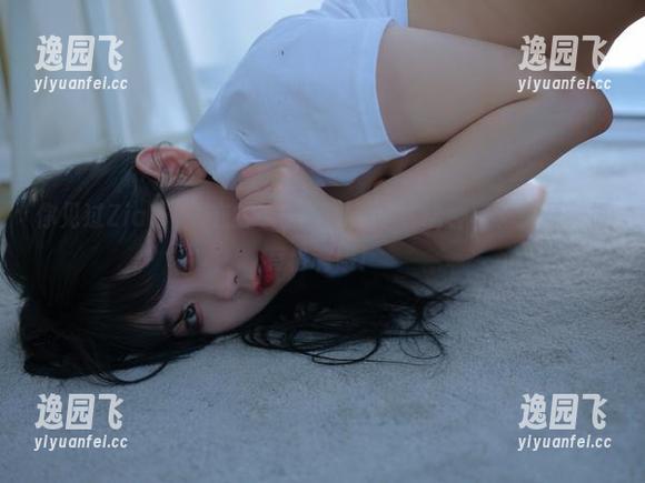 你见过Zia(지아)在睡衣里的样子吗？这种写真资源，很有格调哦！