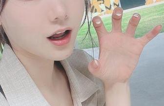 高画质けん研C104honeyDL，照片里脂肪…哦不，应该是灵气吧。