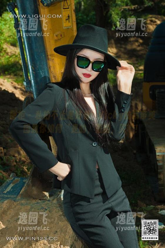 丽柜 - 私拍不止是好看！Vicky的吊带美图教你如何‘是的，是的，买’！