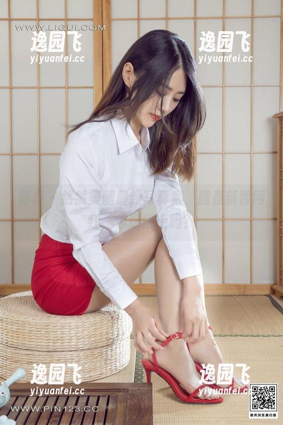 丽柜 - 然然美腿最新写真集，腿是新晋网红，你跟得上吗？