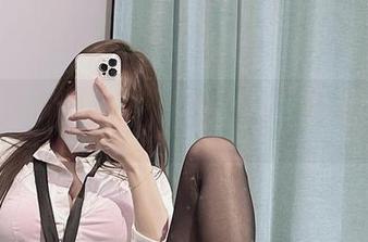 微密圈 – 想妥协给兔宝妮to的系列视频个好评，合集里的慢节奏让我心在浮动。