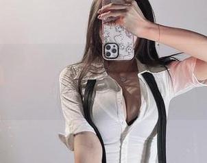 微密圈 – 兔宝妮to带你窥探办公室，这组图片像是在悄悄授予你资源的钥匙。