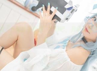 这也是最新的“卜呦泳装合集”！好吧，我承认我在找借口上泳池。