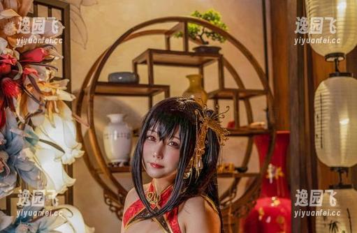 在杀生院的奇怪私拍中，咔喵展示个性的一面。