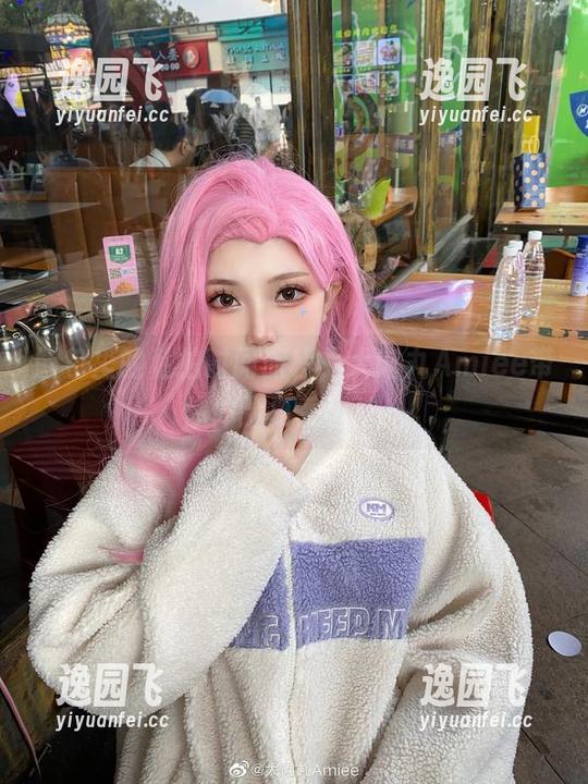 图包里的私拍时间旅程，大肉丸Amiee带你体验夏季魔法！