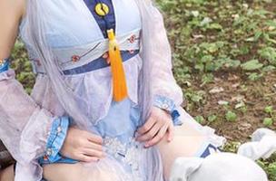 头条女神 – 娜依灵儿泳装资源：在水里你绝对看不懂的幽默