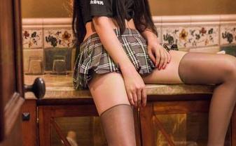 头条女神 – 筱溪的透明写真集，分享她难得的“清澈”时刻