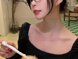微密圈 – 妮是老虎又来更新了，她的厨娘作品到底能把我甜到几分？