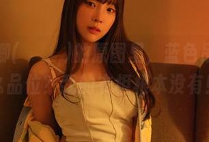 在姜仁卿(강인경)的原图里，蓝色吊带是什么品位？我的衣柜根本没有！