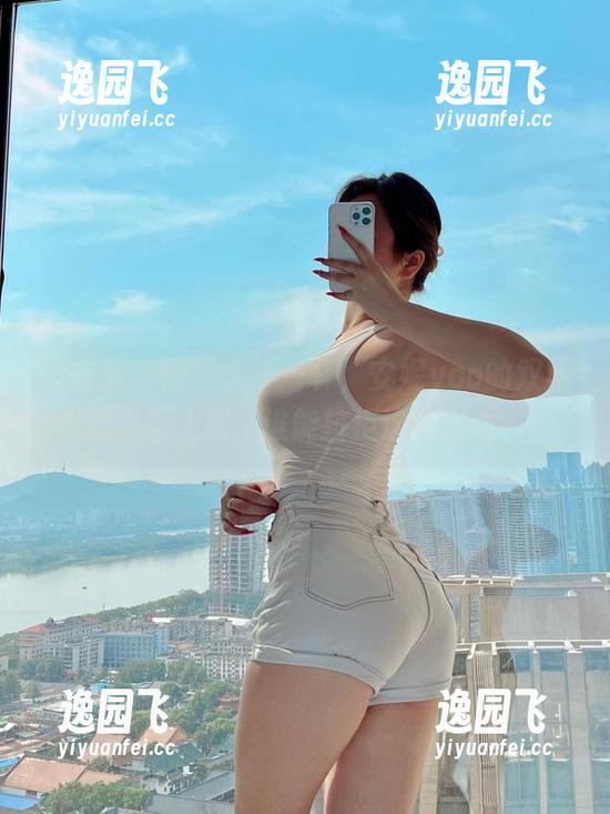 微密圈 - 原图大不一样，安妮yoo的双马尾更新上线，谁能抗拒这种活泼？