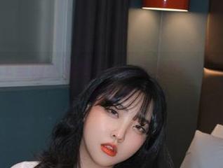 BLUECAKE里的小猫咪Cos：宋哈娜(송하나)的超级下载秘籍