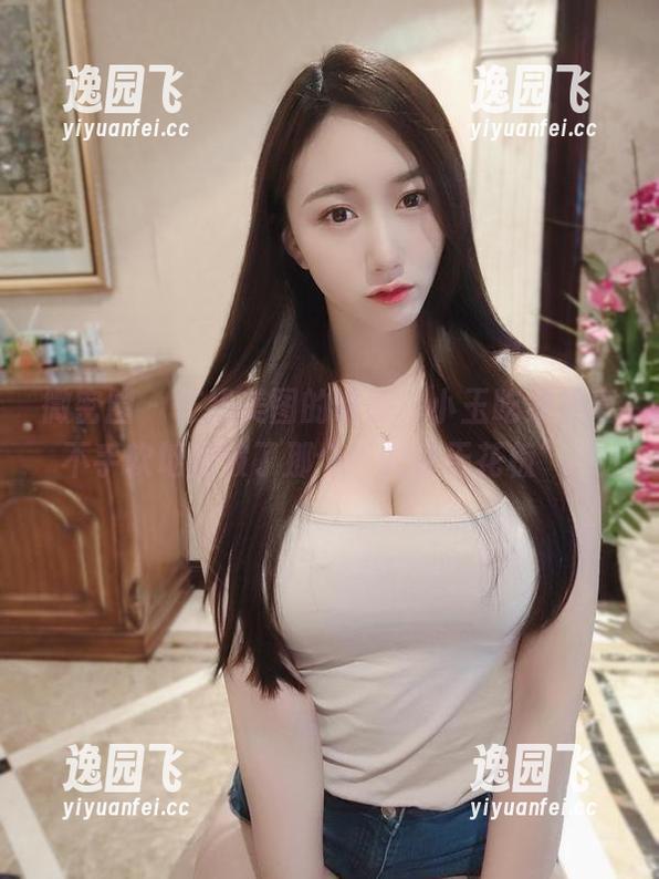 微密圈 - 在线美图的诱惑，小玉吃果冻毫不手软地捅破了那个“尤物天花板”！