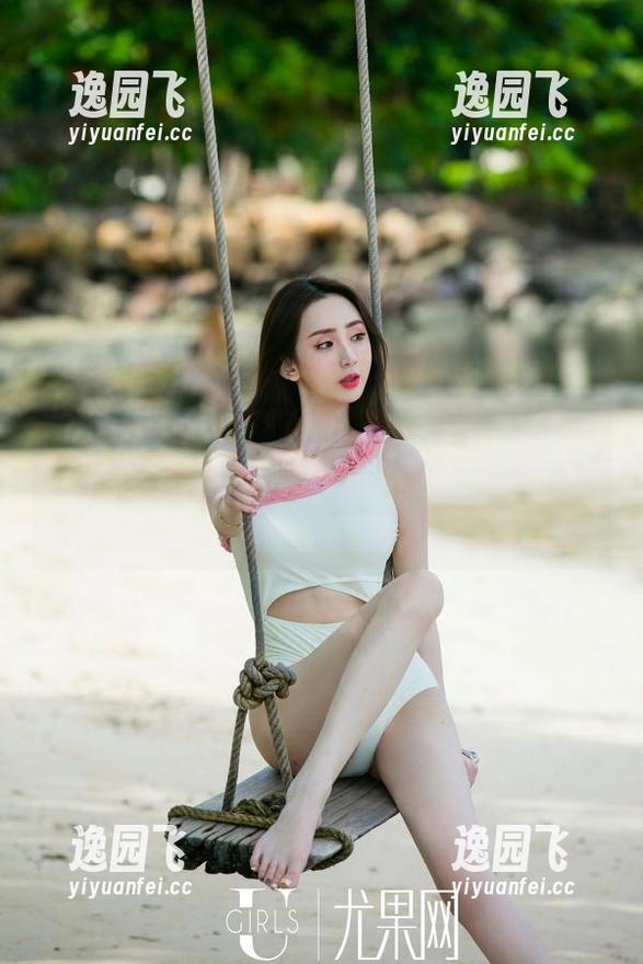 尤果网 - 原图里的李焱，皮衣与深邃眼神的默默契合—说实话，套图超乎我想象的好看！