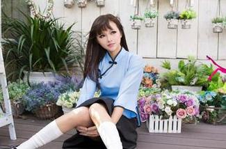 尤果网 – 灰丝写真中的蜜儿，真是不走寻常路。