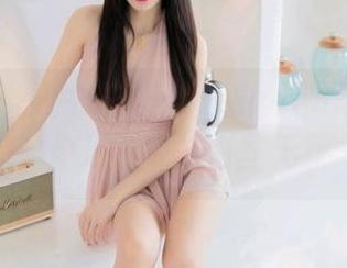 尤蜜荟 – 图片里的Angela小热巴，白丝加持，谁还敢说“白丝无罪”？