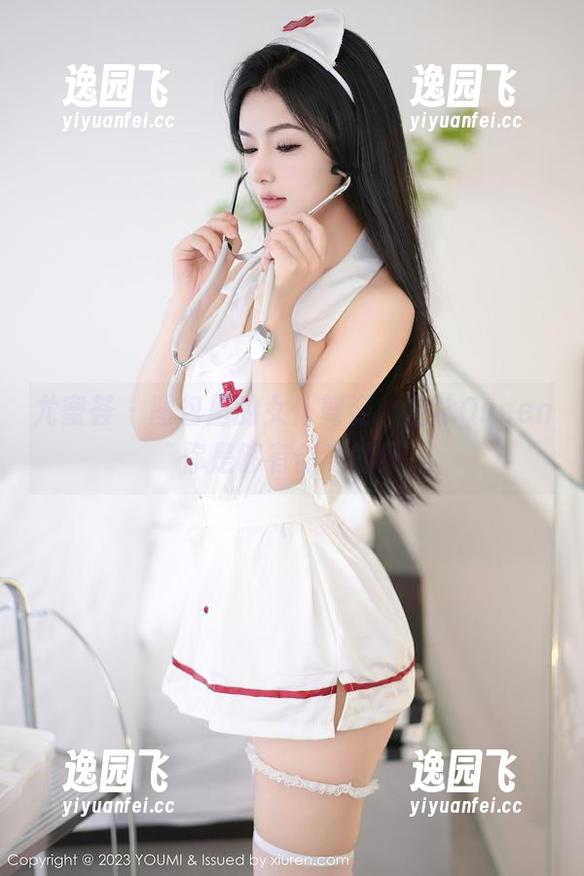 尤蜜荟 - 图包里的女仆舞姿，左冰Queen你是够有创意的！