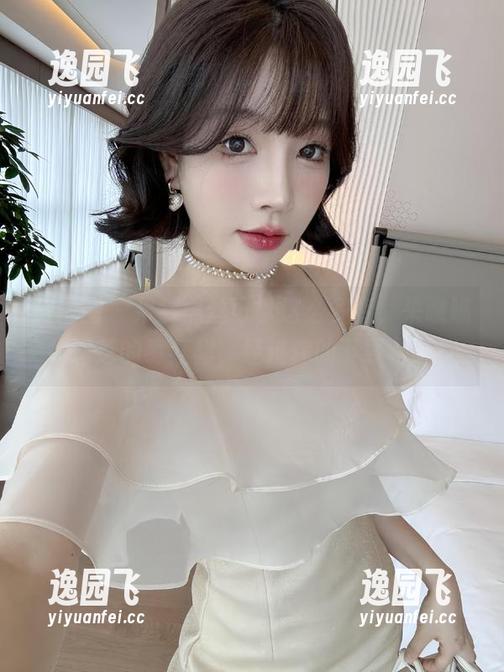 微密圈 - 果然黑丝可以这么多变，来瞧瞧徐莉芝的枣红裙，经过你的下载验证！