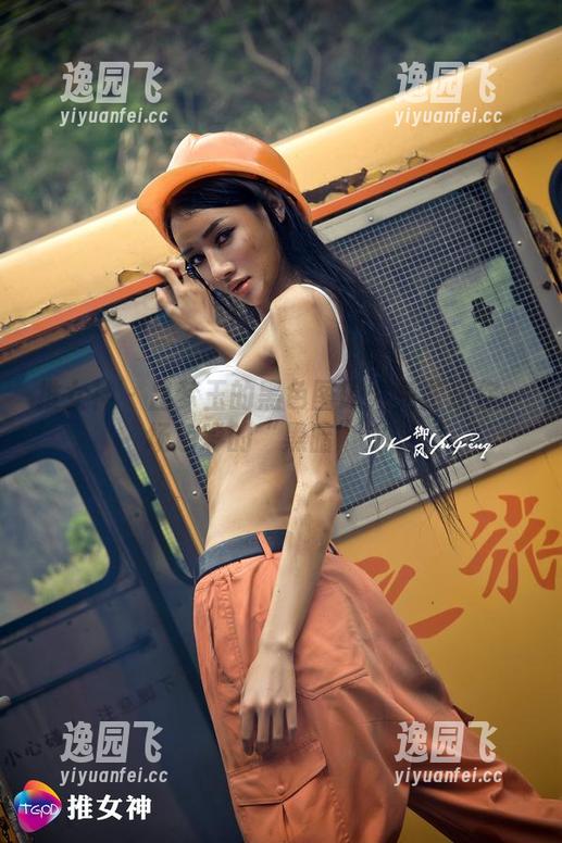 推女神 - 吕梦玉的黑色图册：免费送你一场色彩的“黑暗”之旅