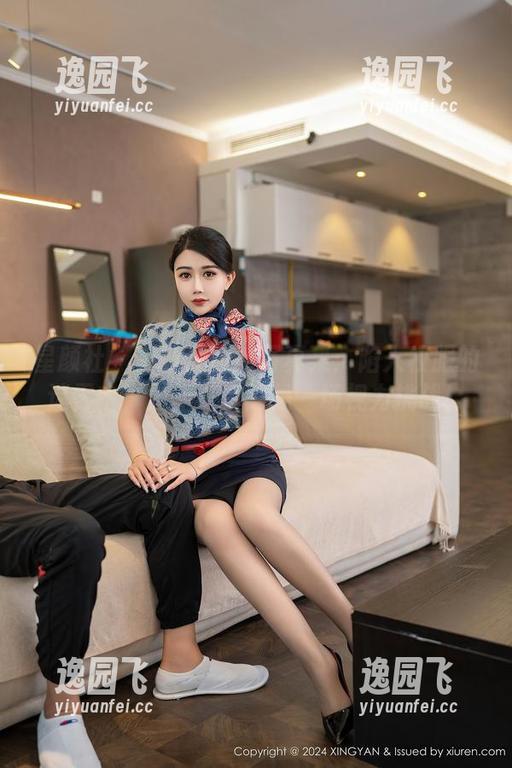 星颜社 - 刘钰儿校服写真集：陷入校服的迷雾中，最新一季又是一场视力挑战！