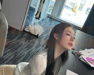 微密圈 – 是小逗逗在教室驾驭写真照片，出来溜达一下才发现都是好玩儿的样子
