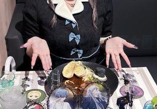 那些年，月城委员会的狐娘巫女图集：在线等你来评！