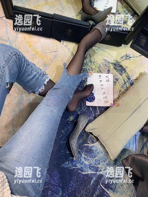 微密圈 - 夏日暴击！杨大乐乐很靠谱的图包分享，直击夏季懒癌患者的胸口。