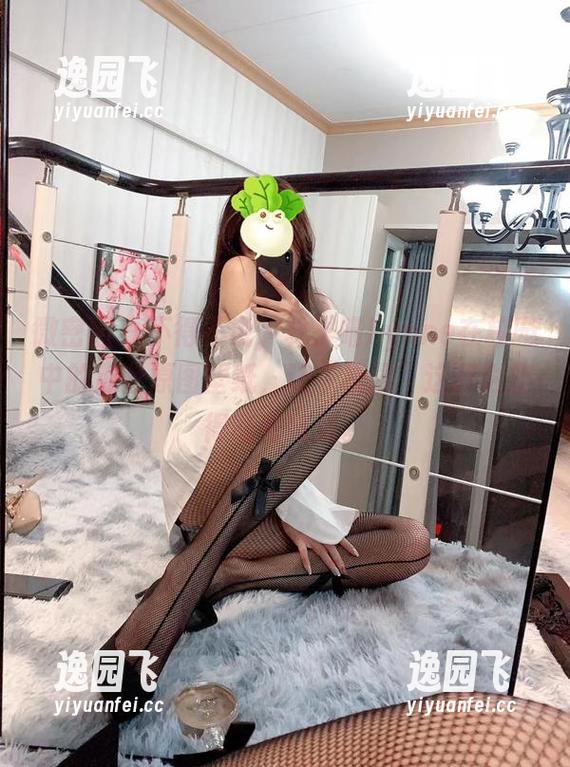 微密圈 - 不得不说，林子喵Lynne在校园中的那些原图壁纸，让“校园”这词也变得略有味道。