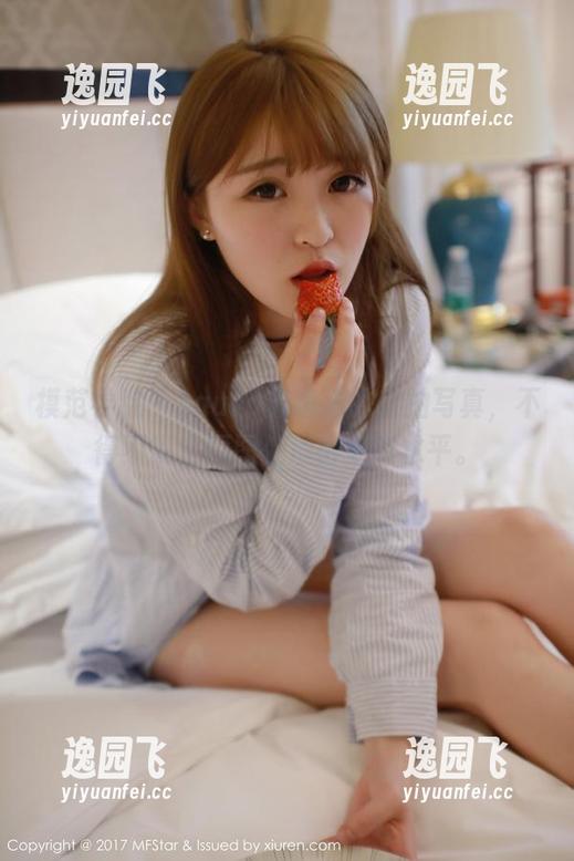 模范学院 - Laura苏雨彤的自拍写真，不得不说这原图处理得挺有水平。