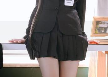 樱井小莜引领兔界风潮，精选作品《垂耳兔》吸睛无数。