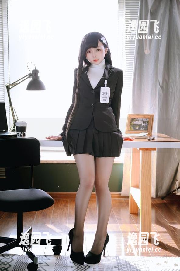 樱井小莜引领兔界风潮，精选作品《垂耳兔》吸睛无数。