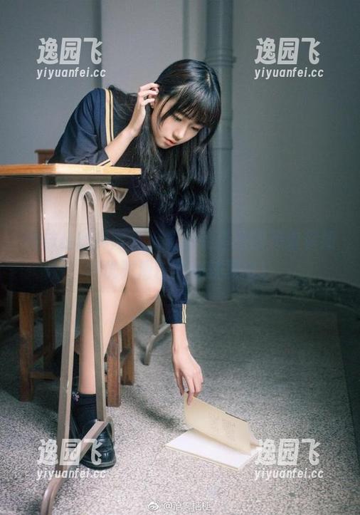 网袜丛林探险，沧霁桔梗最新图册教你如何优雅滑稽的捕获夏日！