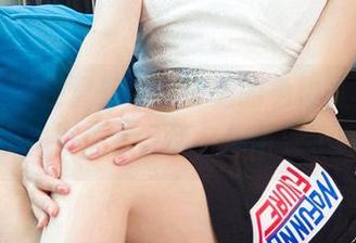 爱尤物 – 在雪千寻大白兔的免费写真里，连衣裙似乎会说话，你听到了吗？