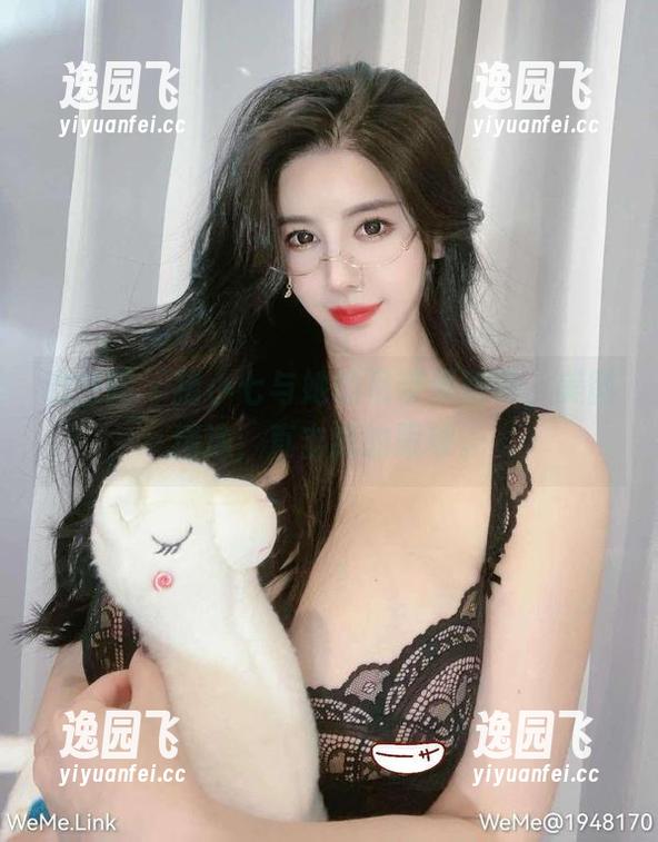 微密圈 - 猪小七与她的吊带黑胸罩，美图精选，直击我的眼球。