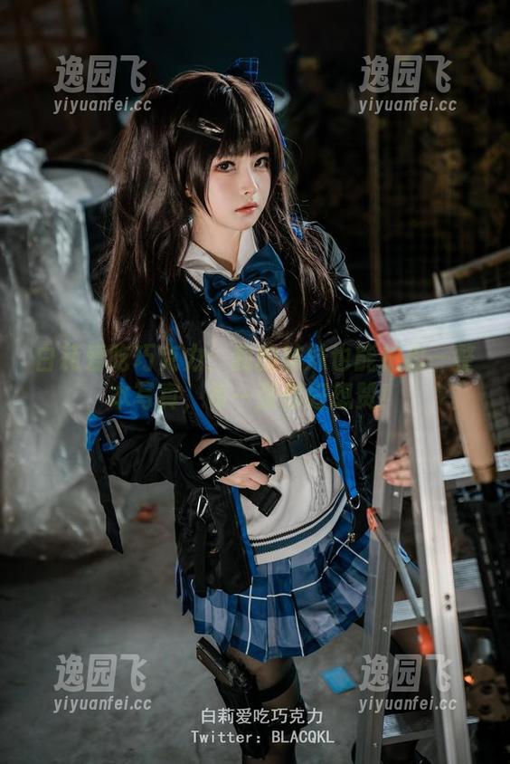 白莉爱吃巧克力：我的妹妹也能拍出一整本写真，每一张都好想赞！