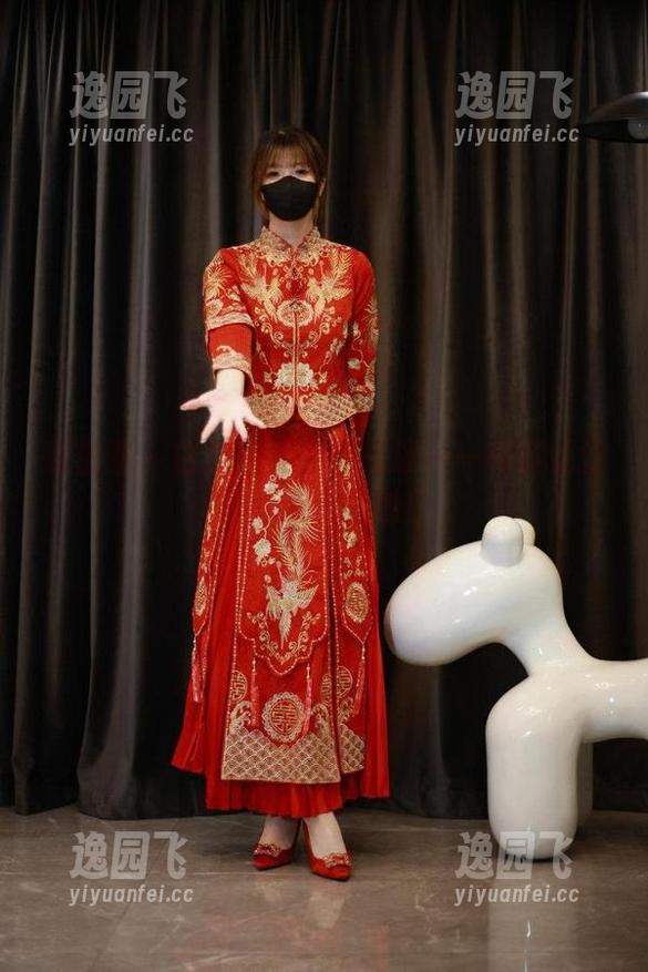 微密圈 - 白龙猫女在线挑战——和蟒蛇丝袜的亲密接触！